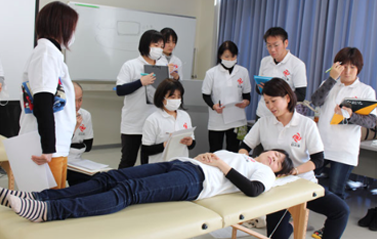 頭痛治療演習風景